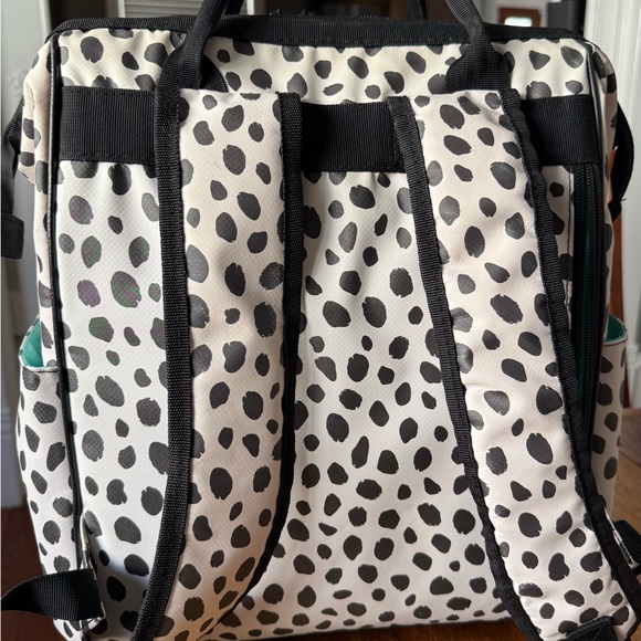 Swig Black and White Women\'s Backpack Cooler